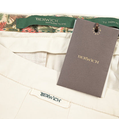 BERWICH “MORELLO-GD” ビスコース混コットン ノータックチノパンツ オフホワイト(latte802) 46 | GUARDAROBA MILANO OFFICIAL STORE