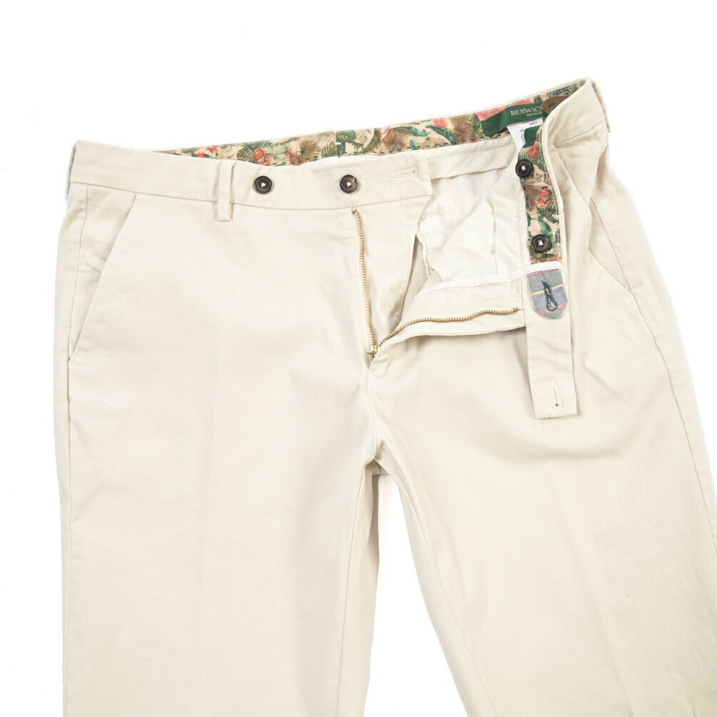BERWICH “MORELLO-GD” ストレッチコットン ノータックチノパンツ オフホワイト(latte802) 52 | GUARDAROBA MILANO OFFICIAL STORE