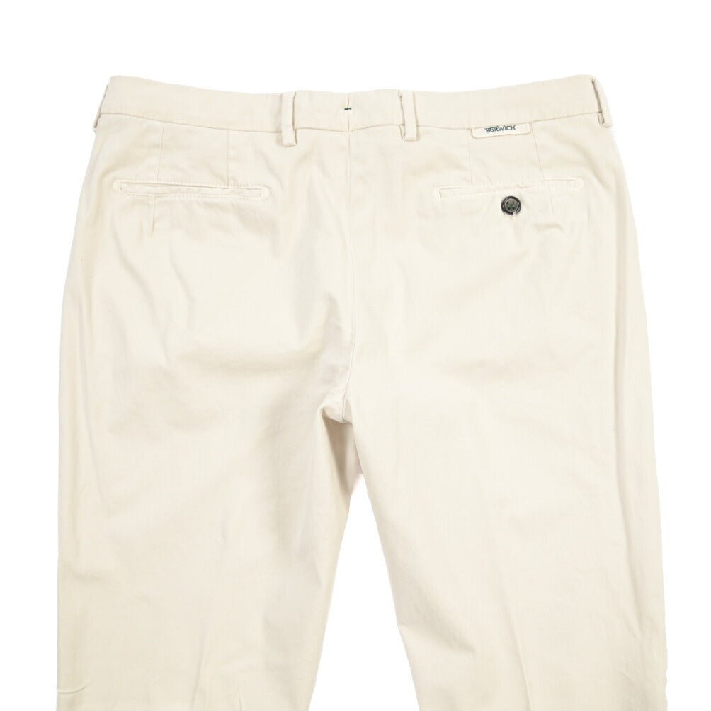 BERWICH “MORELLO-GD” ストレッチコットン ノータックチノパンツ オフホワイト(latte802) 52 | GUARDAROBA MILANO OFFICIAL STORE