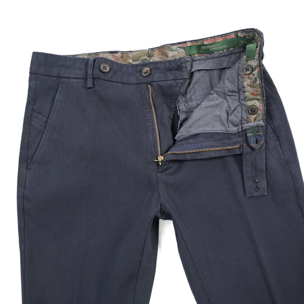 BERWICH “MORELLO-GD” ビスコース混コットン ノータックチノパンツ ネイビー(navy665) 44 | GUARDAROBA MILANO OFFICIAL STORE