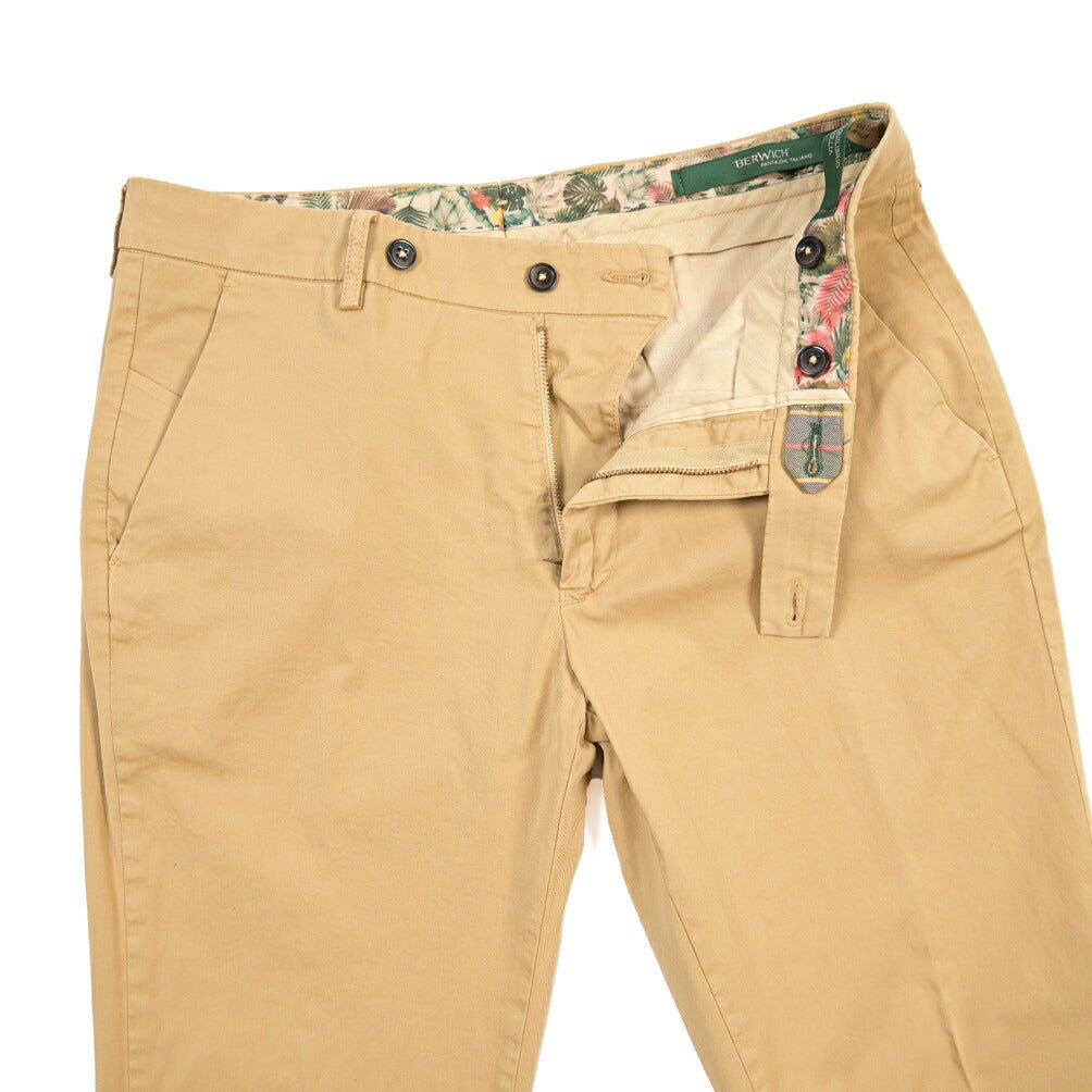 BERWICH “MORELLO-GD” ストレッチコットン ノータックチノパンツ ベージュ(deserto265) 44 | GUARDAROBA MILANO OFFICIAL STORE
