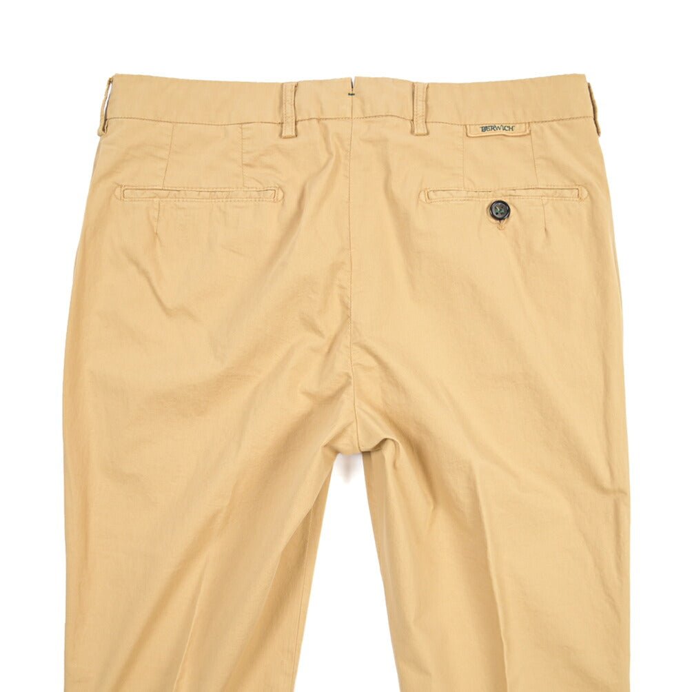 BERWICH “MORELLO-GD” ストレッチコットン ノータックチノパンツ ベージュ(deserto265) 48 | GUARDAROBA MILANO OFFICIAL STORE