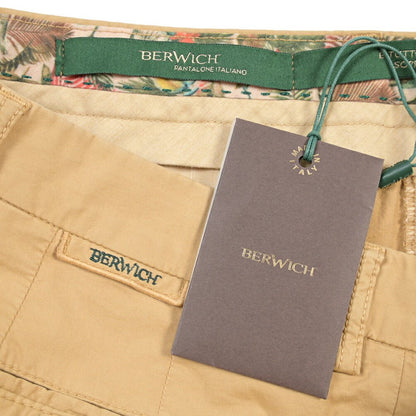 BERWICH “MORELLO-GD” ストレッチコットン ノータックチノパンツ ベージュ(deserto265) 48 | GUARDAROBA MILANO OFFICIAL STORE