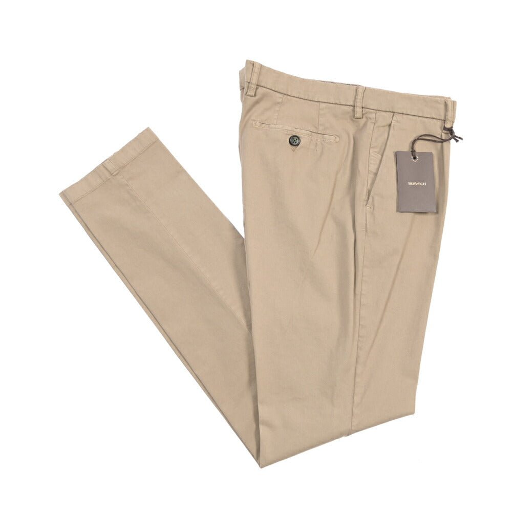 BERWICH “MORELLO1P-GD” リヨセル混コットン ワンタックチノパンツ グレージュ(noce724) 50 | GUARDAROBA MILANO OFFICIAL STORE