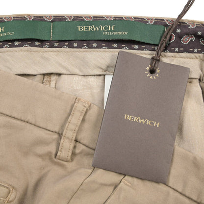 BERWICH “MORELLO1P-GD” リヨセル混コットン ワンタックチノパンツ グレージュ(noce724) 50 | GUARDAROBA MILANO OFFICIAL STORE
