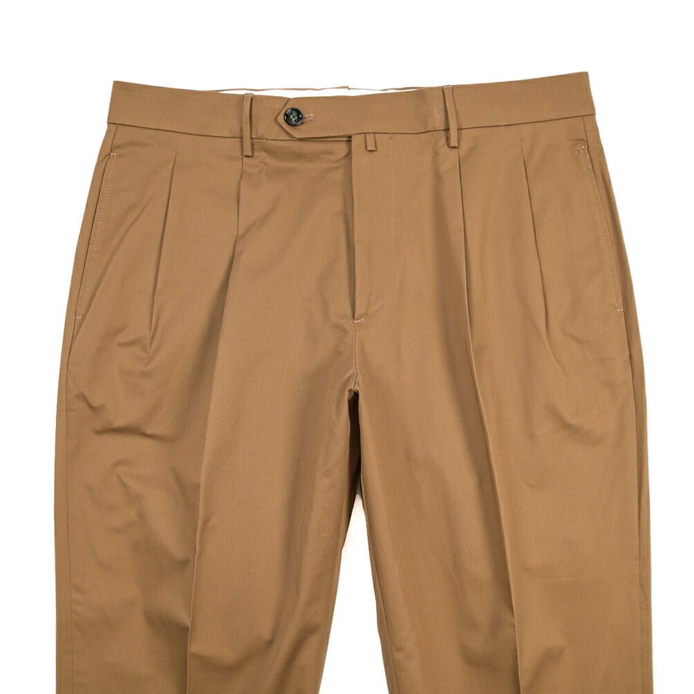 BERWICH “NEGRONI LUX” ストレッチコットン ツータックチノパンツ ブラウン(tobacco) 50 | GUARDAROBA MILANO OFFICIAL STORE