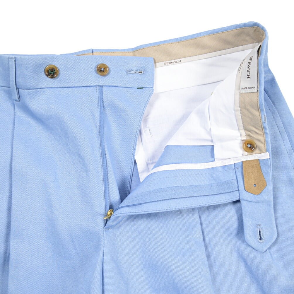 BERWICH “NEGRONI SHORT” コットン100% ツータックショーツ ブルー(sky) 48 | GUARDAROBA MILANO OFFICIAL STORE