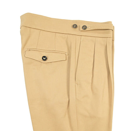 BERWICH “RAFFI GURKHA” コットン100% ツータックベルトレススラックス ベージュ(sand) 46 | GUARDAROBA MILANO OFFICIAL STORE