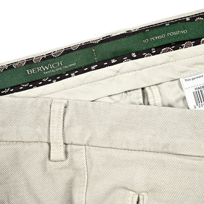 秋冬先行セール｜BERWICH "RETRO" ストレッチコットン ワンタックチノスラックス｜411740-52｜GUARDAROBA MILANO OFFICIAL STORE