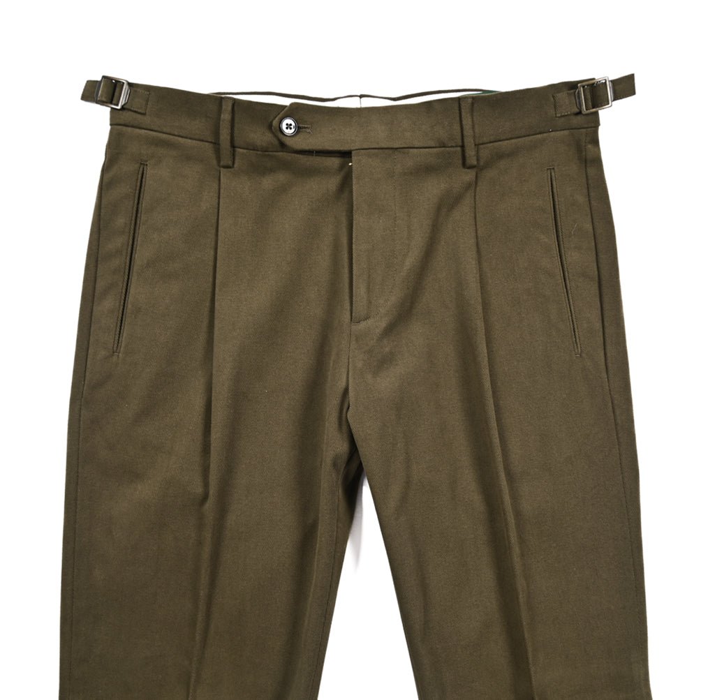 BERWICH “RETRO” ストレッチコットン ワンタックパンツ カーキグリーン(army) 44 | GUARDAROBA MILANO OFFICIAL STORE