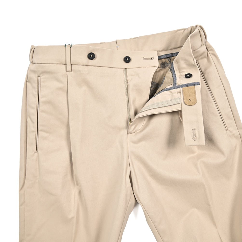 BERWICH “RETRO ELAX” ストレッチコットン ワンタックチノパンツ ベージュ(sand) 46 | GUARDAROBA MILANO OFFICIAL STORE