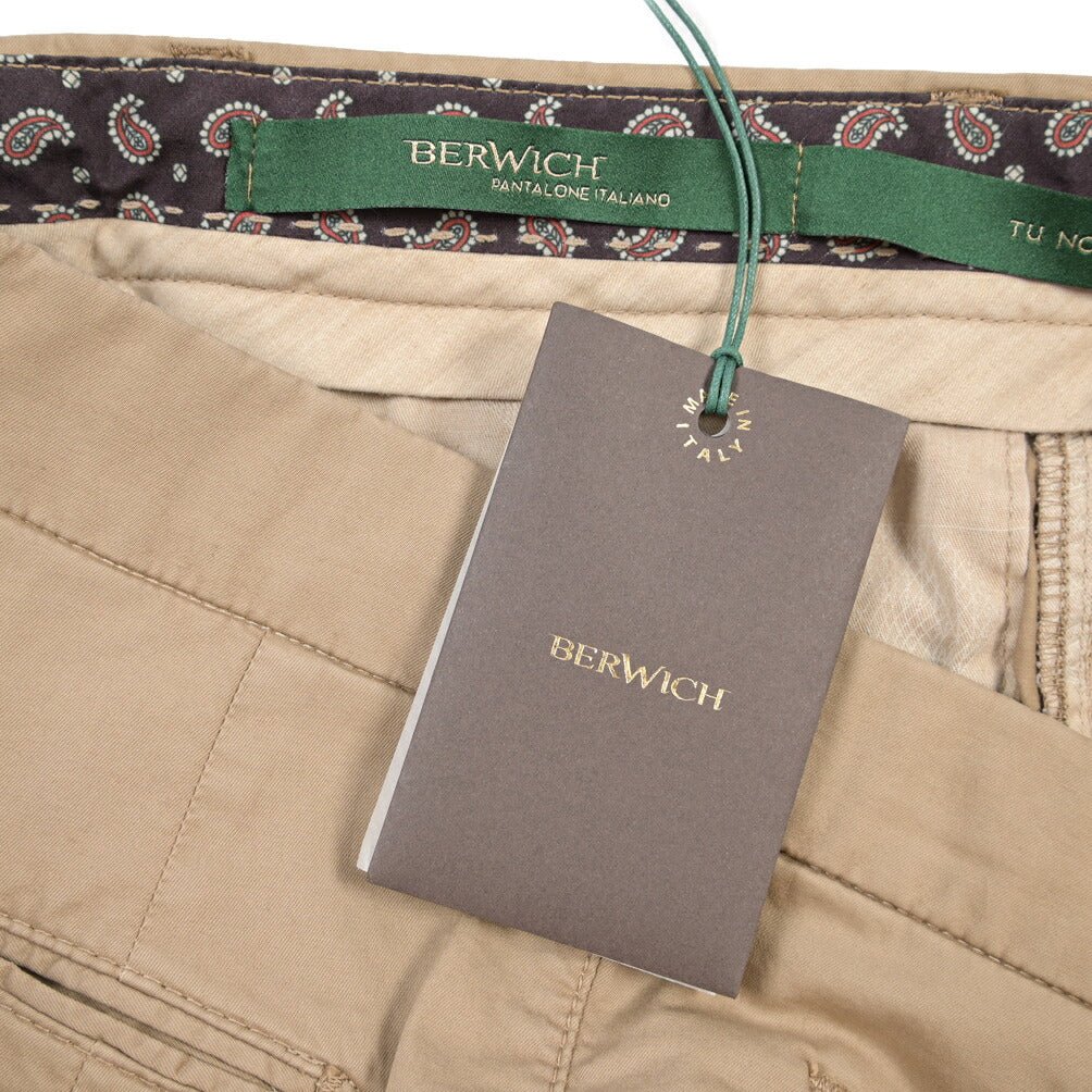 BERWICH “RETRO-GD” ストレッチコットン ワンタックチノパンツ ブラウン(noce724) 44 | GUARDAROBA MILANO OFFICIAL STORE