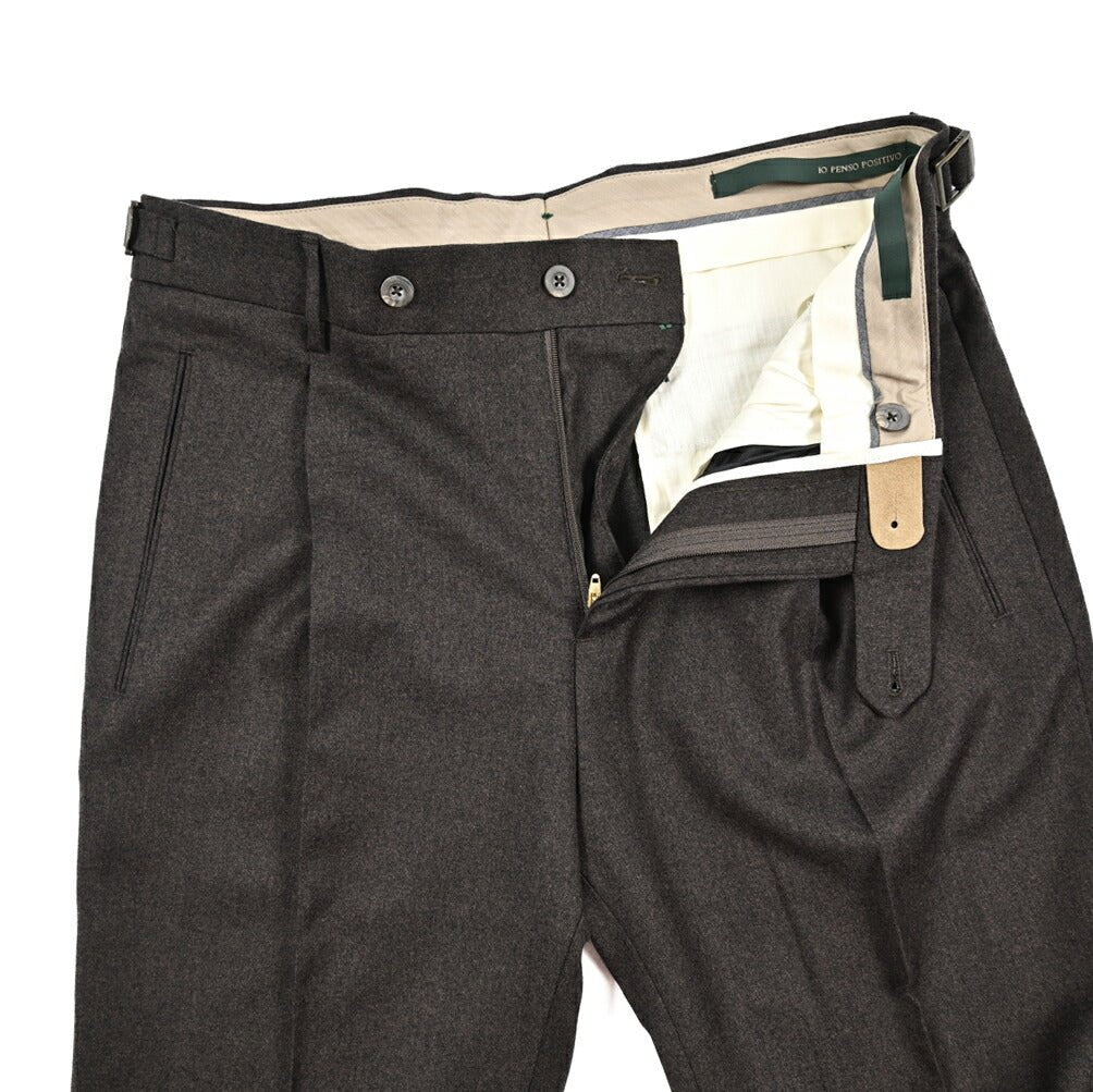 BERWICH “RETRO LONG” ヴァージンウール100% ワンタックスラックス ブラウン(brown) 46 | GUARDAROBA MILANO OFFICIAL STORE