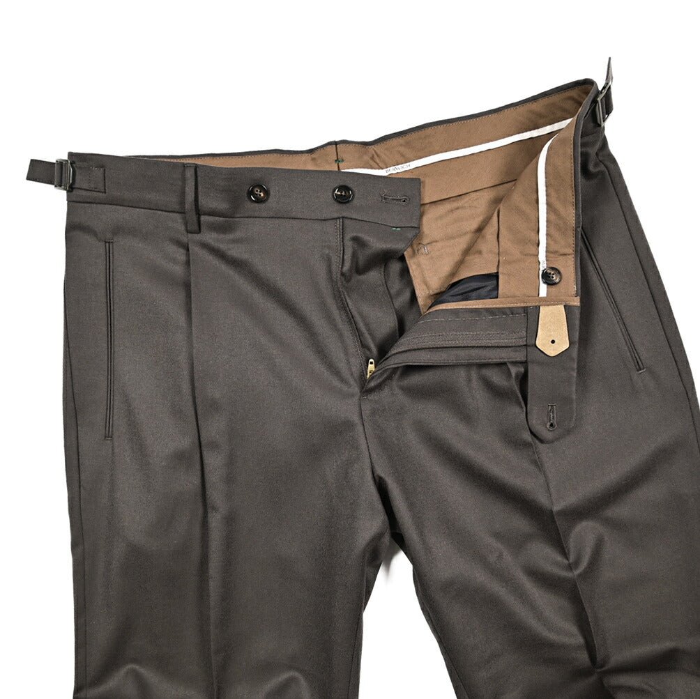 BERWICH “RETRO LONG” ヴァージンウール100% ワンタックスラックス / CANONICO製生地 ブラウン(taupe) 46 | GUARDAROBA MILANO OFFICIAL STORE