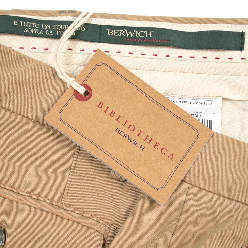 BERWICH “RETRO THECA 1P” コットン100% ワンタックチノパンツ (ソラーロ) ベージュ(khaki) 48 | GUARDAROBA MILANO OFFICIAL STORE