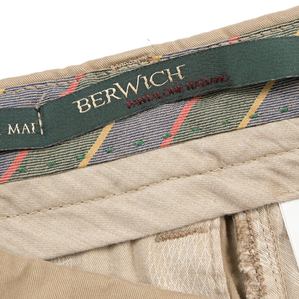 BERWICH “RETRO THECA 1P” ストレッチコットン ワンタックチノパンツ ベージュ(sabbia199) 48 | GUARDAROBA MILANO OFFICIAL STORE