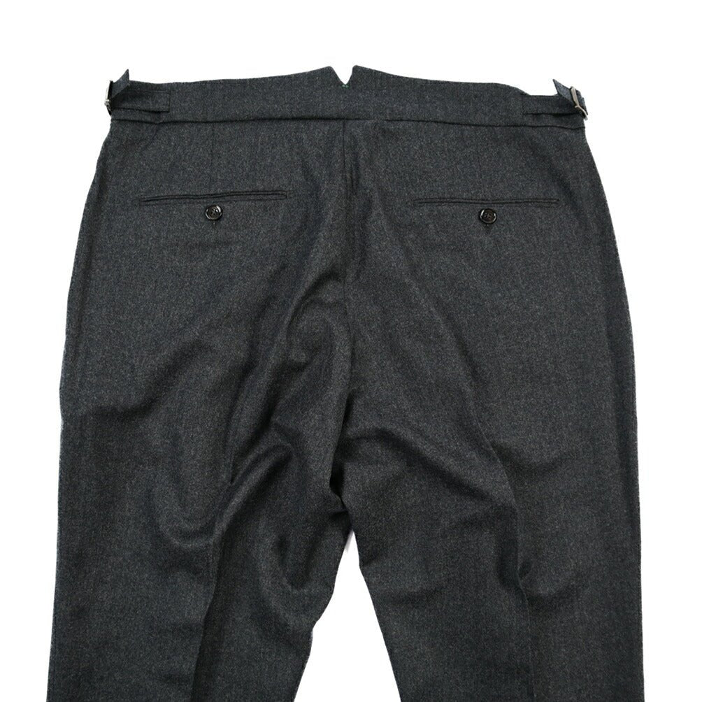 BERWICH “SCOTCH” ヴァージンウール100% ツータックスラックス ダークグレー(smoke) 50 | GUARDAROBA MILANO OFFICIAL STORE