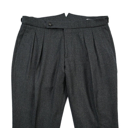 BERWICH “SCOTCH” ヴァージンウール100% ツータックスラックス ダークグレー(smoke) 50 | GUARDAROBA MILANO OFFICIAL STORE