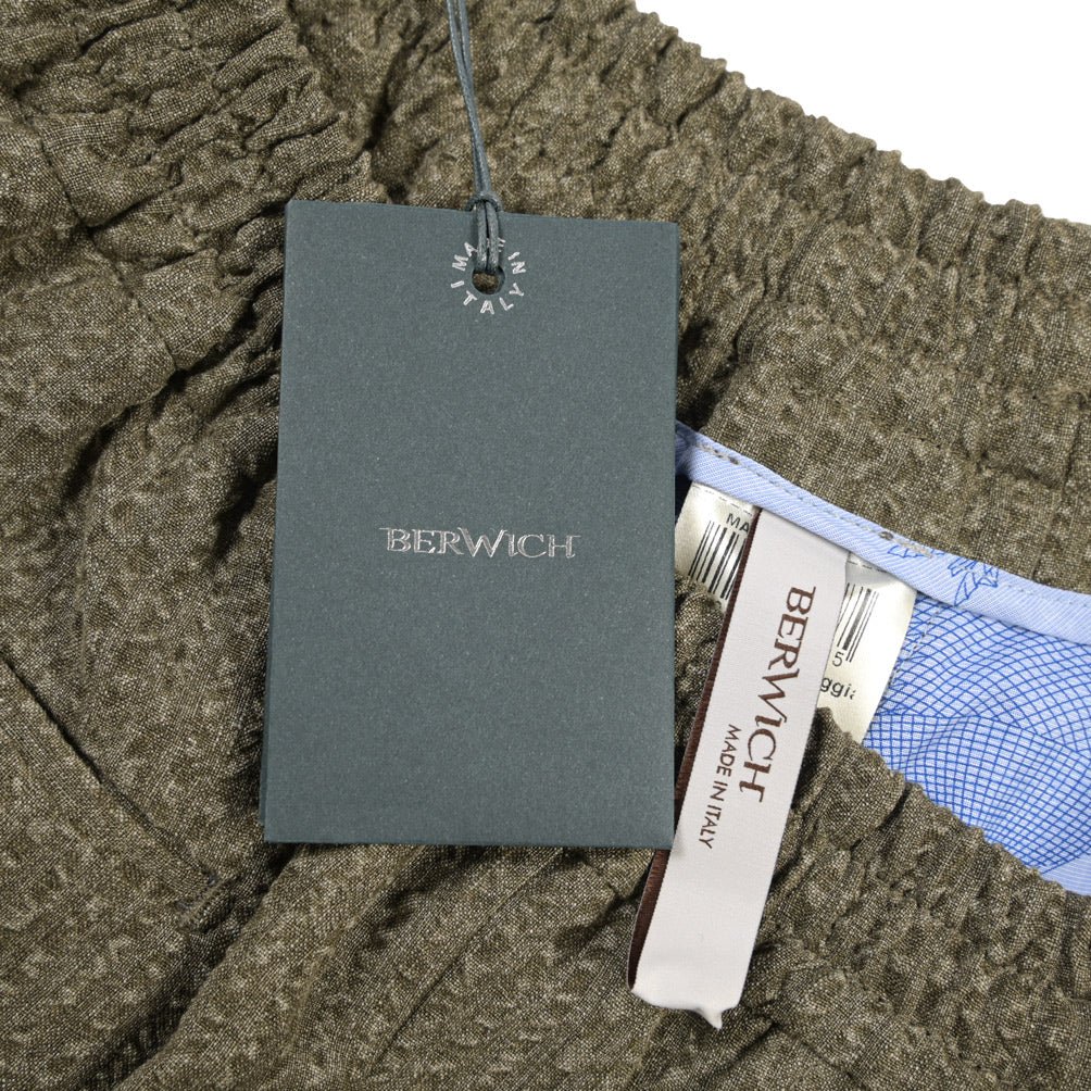 BERWICH “SHORT SPIAGGIA” リヨセル混リネン ノータックショーツ カーキグリーン(army) 46 | GUARDAROBA MILANO OFFICIAL STORE