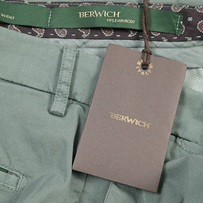 BERWICH “YRETRO-GD” ストレッチコットン ノータックチノパンツ グリーン(salvia821) 50 | GUARDAROBA MILANO OFFICIAL STORE