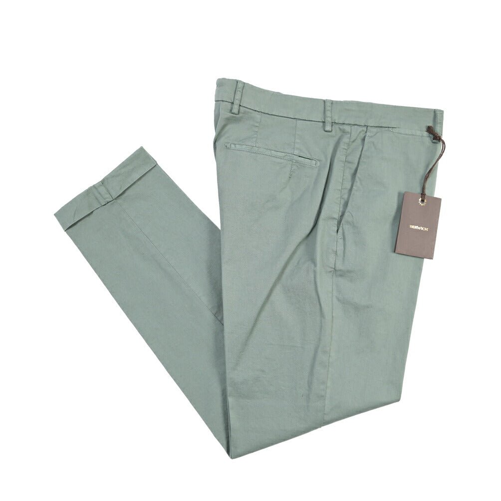 BERWICH “YRETRO-GD” ストレッチコットン ノータックチノパンツ グリーン(salvia821) 50 | GUARDAROBA MILANO OFFICIAL STORE