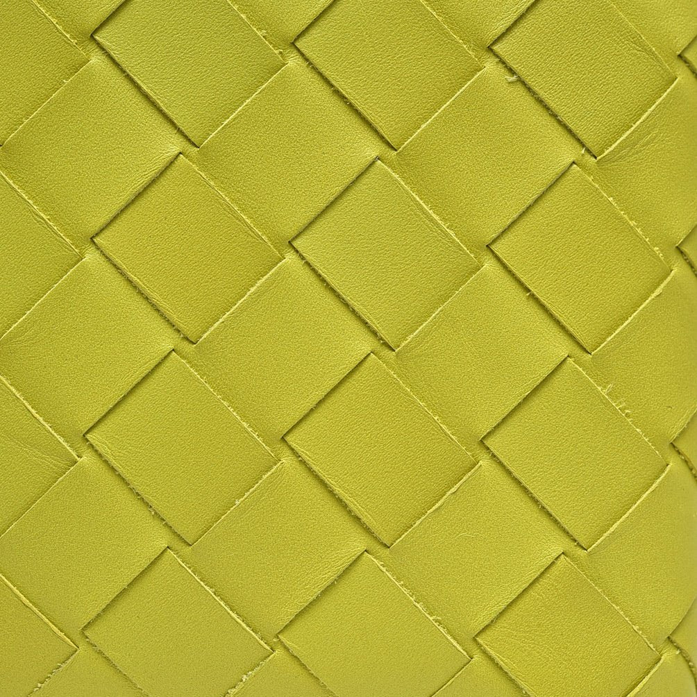 BOTTEGA VENETA カーフスキン イントレチャートレザーフォールディングウォレット(二つ折り財布)｜GUARDAROBA MILANO OFFICIAL STORE