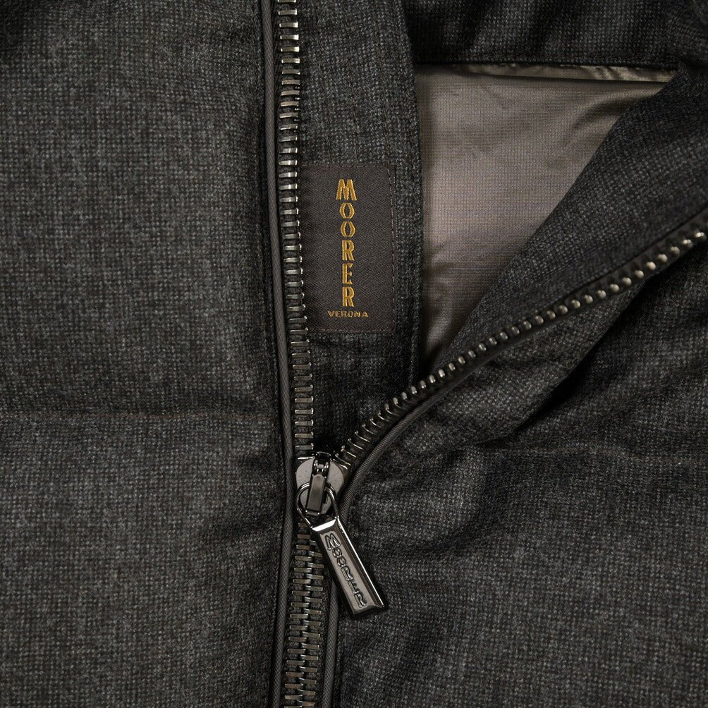 CLEARANCE SALE｜MOORER “FIRE-FF” ウール100% フード付きダウンベスト グレー(MORO) 48 | GUARDAROBA MILANO OFFICIAL STORE