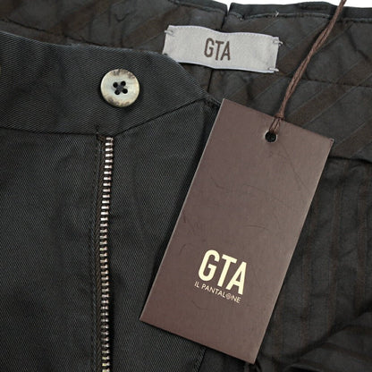 GTA “772 L” SLIM FIT ストレッチコットン ワンタックチノパンツ / SLIM FIT ダークネイビー 46 | GUARDAROBA MILANO OFFICIAL STORE