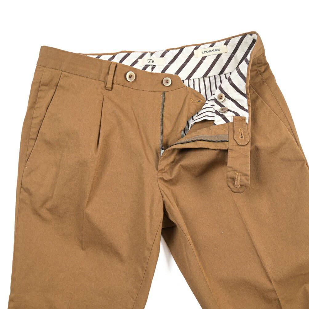 GTA “772” ストレッチコットン ワンタックチノパンツ / SLIM FIT ブラウン 46 | GUARDAROBA MILANO OFFICIAL STORE