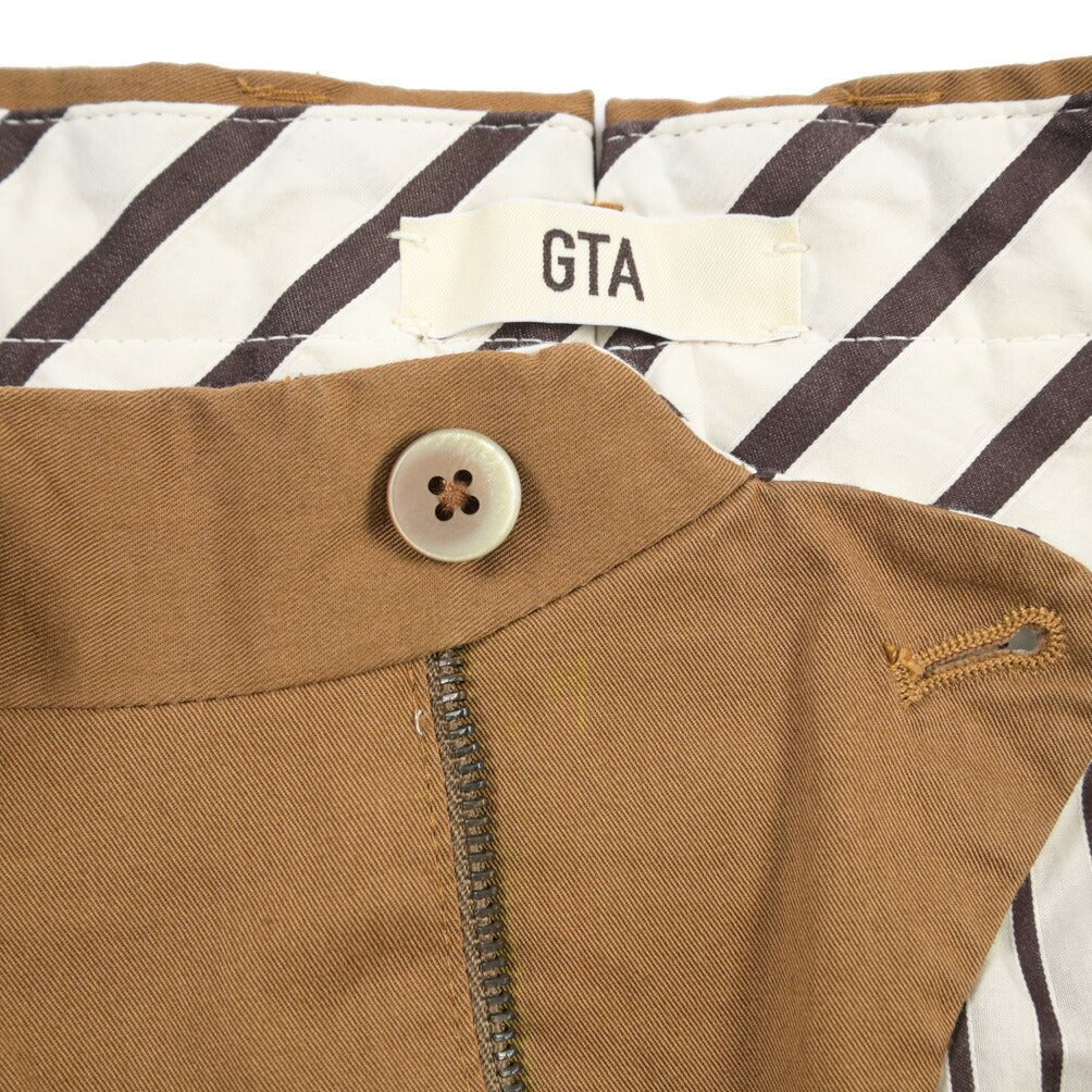 GTA “772” ストレッチコットン ワンタックチノパンツ / SLIM FIT ブラウン 46 | GUARDAROBA MILANO OFFICIAL STORE