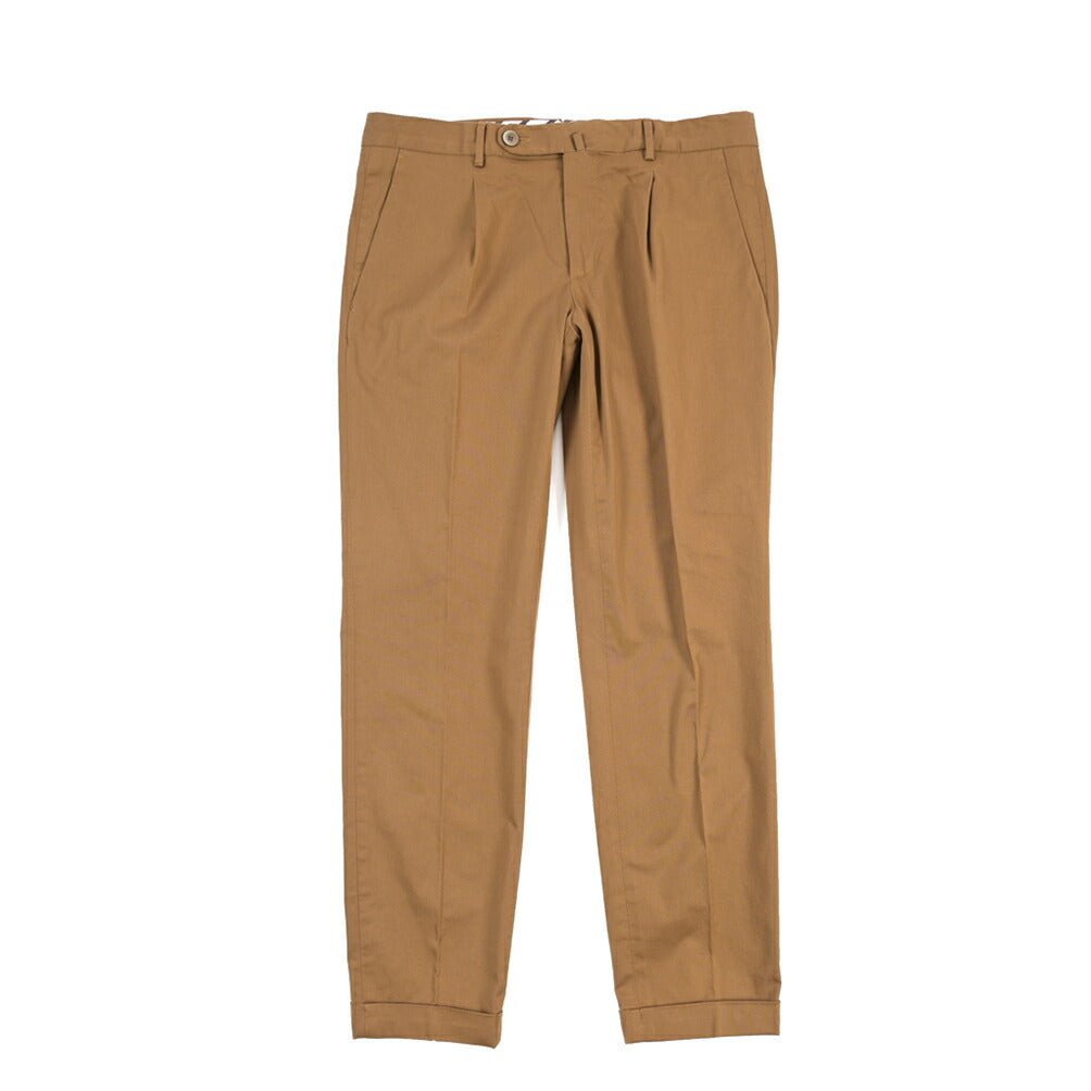 GTA “772” ストレッチコットン ワンタックチノパンツ / SLIM FIT ブラウン 46 | GUARDAROBA MILANO OFFICIAL STORE