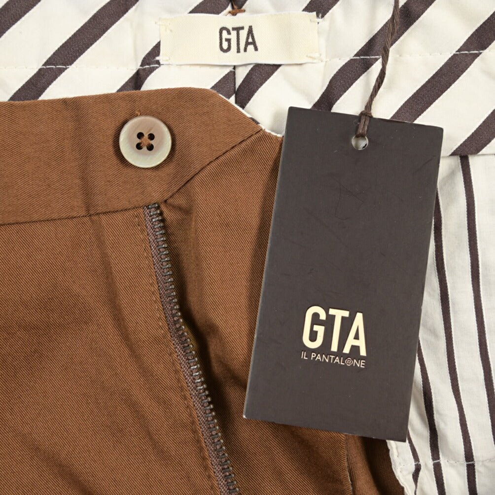 GTA “772L” ストレッチコットン ワンタックチノパンツ / SLIM FIT ブラウン 46 | GUARDAROBA MILANO OFFICIAL STORE