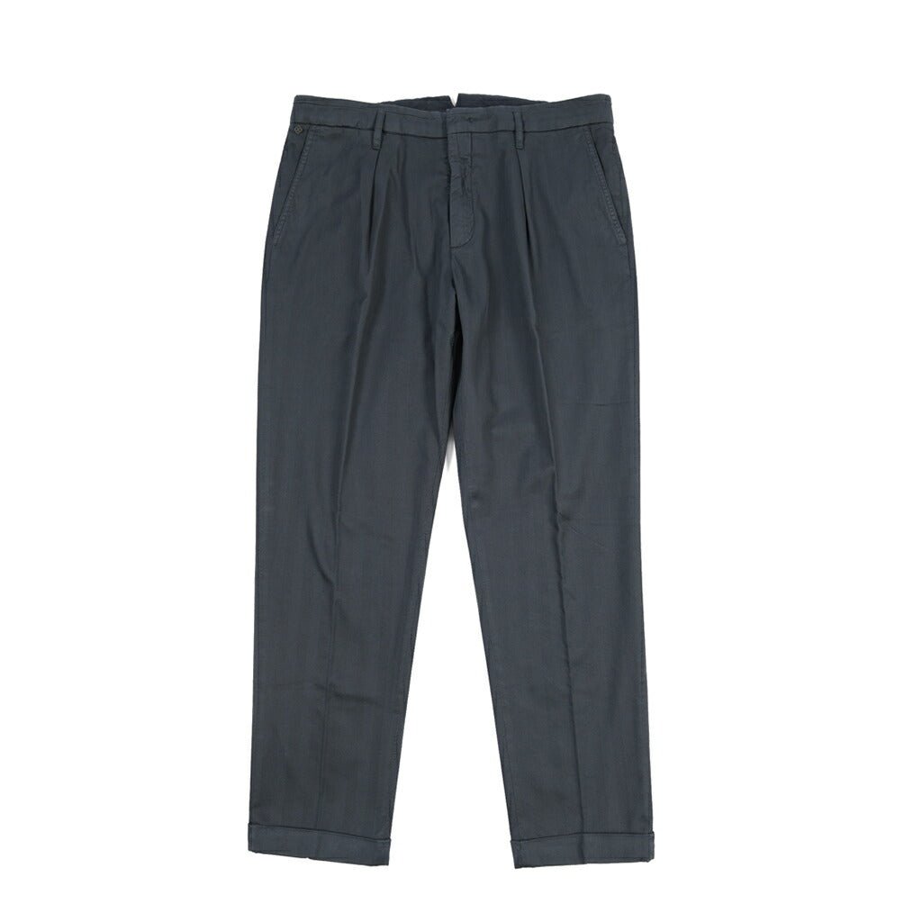GTA “ALESSANDRO” ストレッチコットン ワンタックヘリンボーンパンツ / COMFORT / メンズ ダークネイビー 46 | GUARDAROBA MILANO OFFICIAL STORE