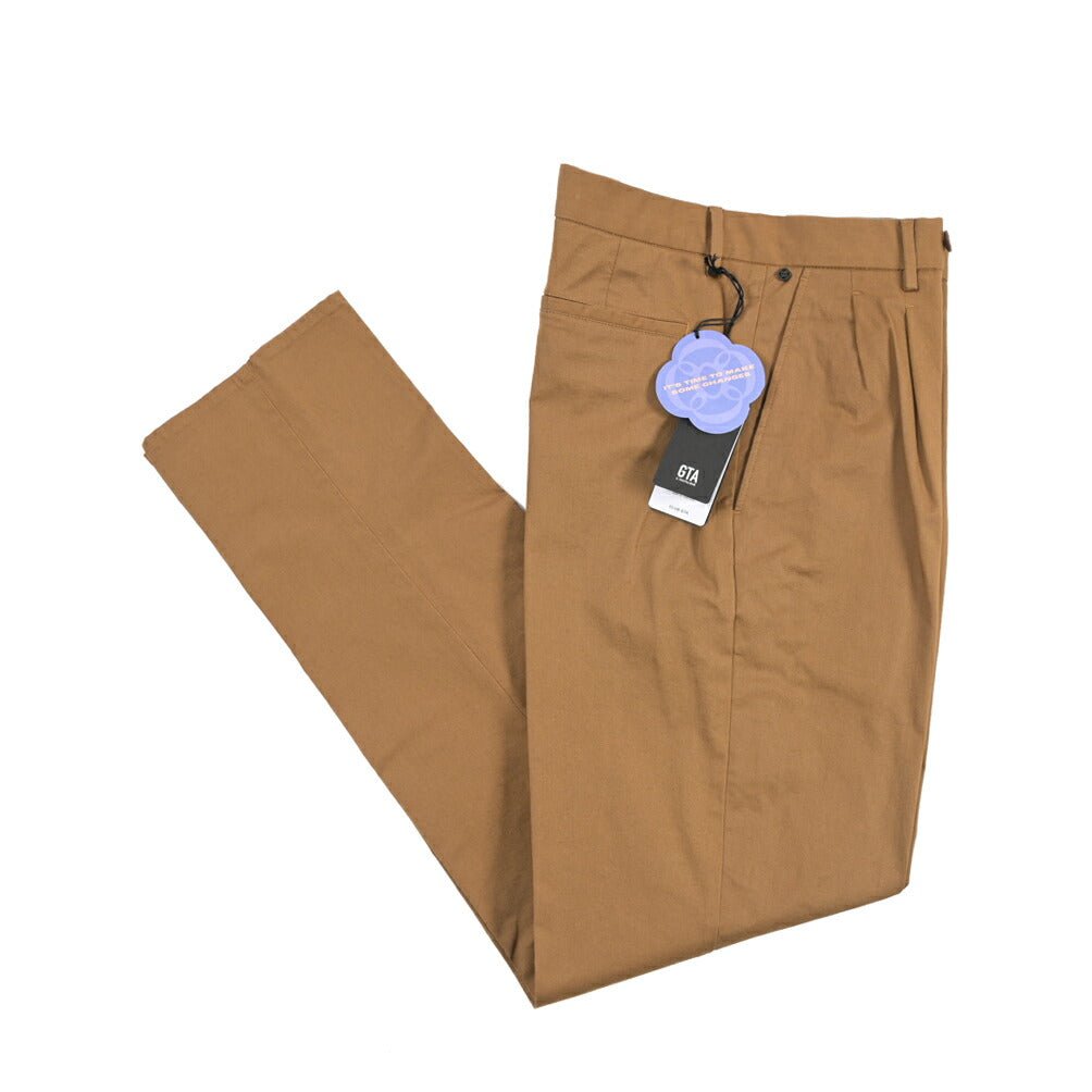 GTA “DANTE” ストレッチコットン ツータックチノパンツ / COMFORT FIT ブラウン 46 | GUARDAROBA MILANO OFFICIAL STORE