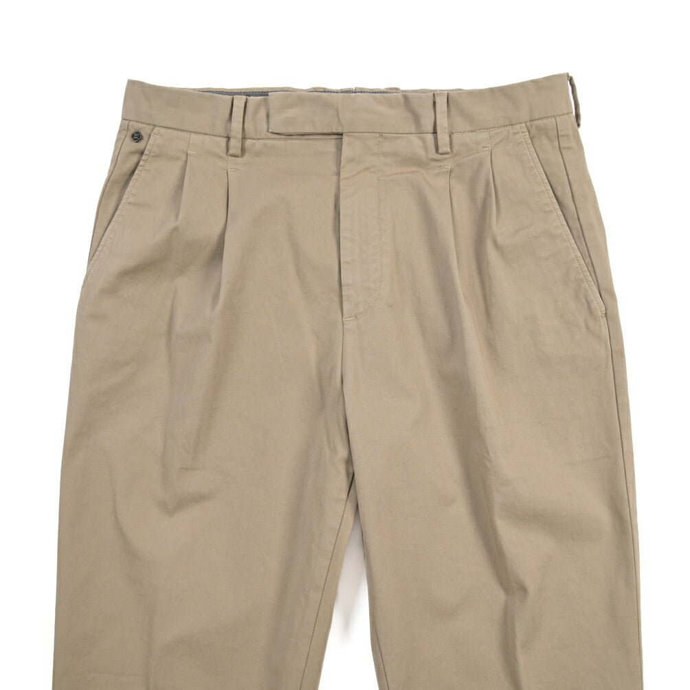 GTA “DANTE” ストレッチコットン ツータックチノパンツ / COMFORT FIT グレージュ 48 | GUARDAROBA MILANO OFFICIAL STORE