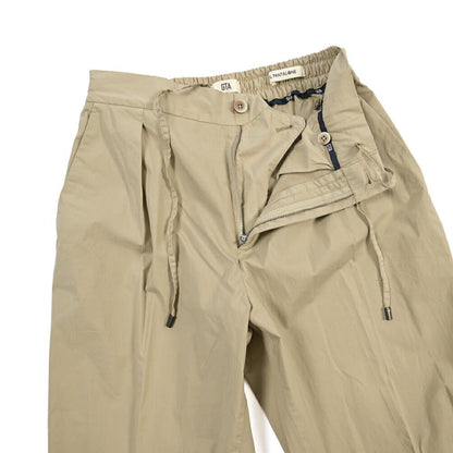 GTA “DAVIDE” ストレッチコットン ワンタックイージーパンツ / COMFORT FIT ベージュ 46 | GUARDAROBA MILANO OFFICIAL STORE