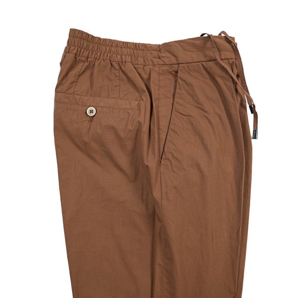 GTA “DAVIDE” ストレッチコットン ワンタックイージーパンツ / COMFORT FIT ブラウン 44 | GUARDAROBA MILANO OFFICIAL STORE