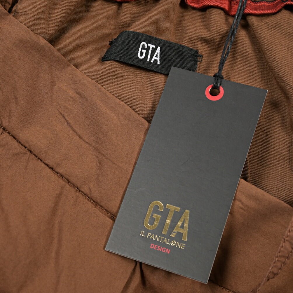 GTA “DAVIDE” ストレッチコットン ワンタックイージーパンツ / COMFORT FIT ブラウン 44 | GUARDAROBA MILANO OFFICIAL STORE