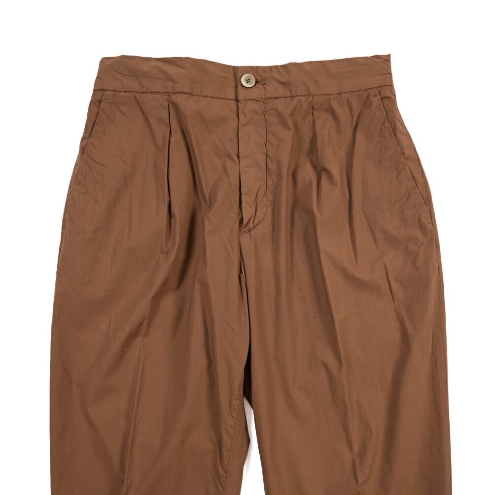 GTA “DAVIDE” ストレッチコットン ワンタックイージーパンツ / COMFORT FIT ブラウン 44 | GUARDAROBA MILANO OFFICIAL STORE