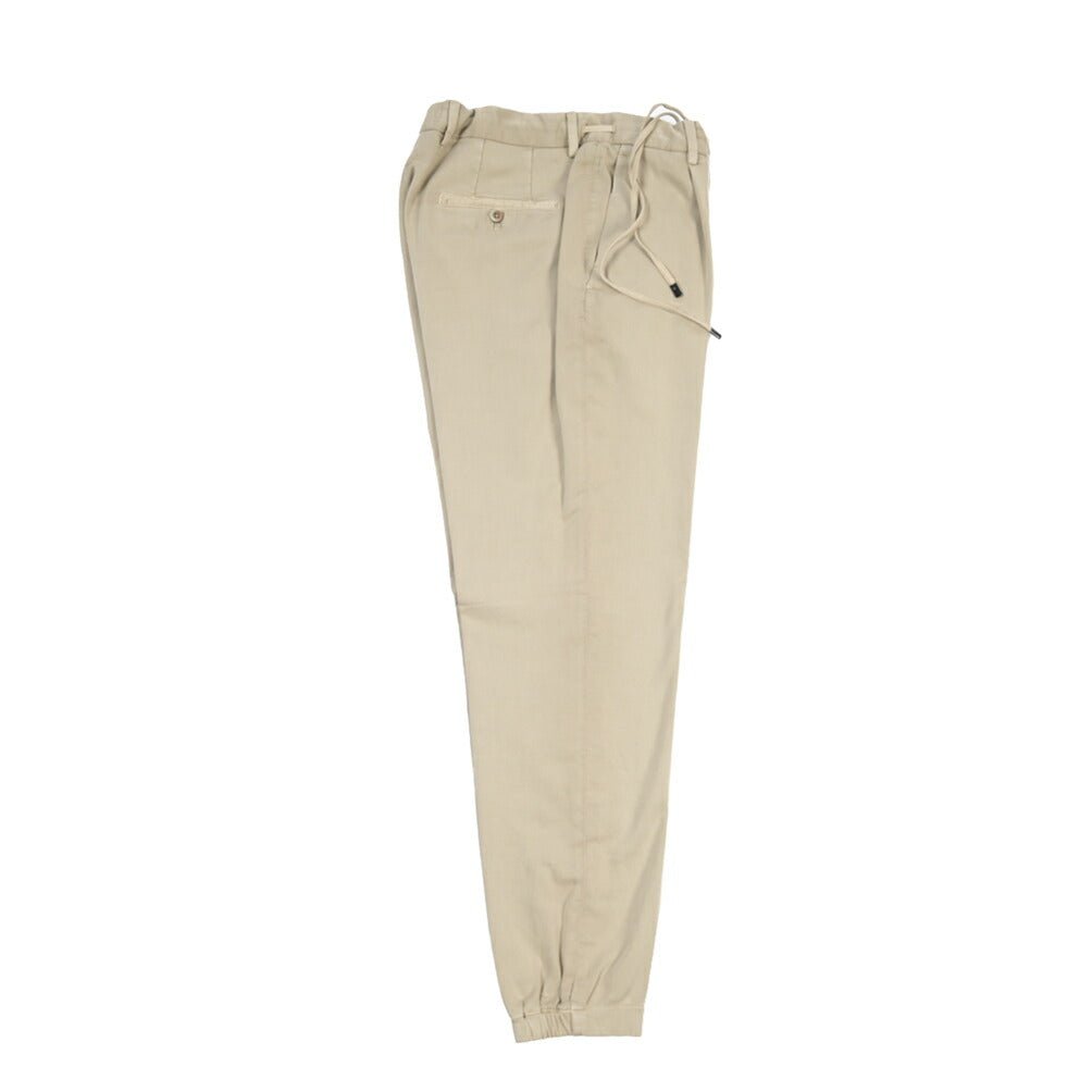 GTA “HERRICK JOG NEW” ストレッチコットン ワンタックジョガーパンツ / COMFORT / メンズ ベージュ 46 | GUARDAROBA MILANO OFFICIAL STORE