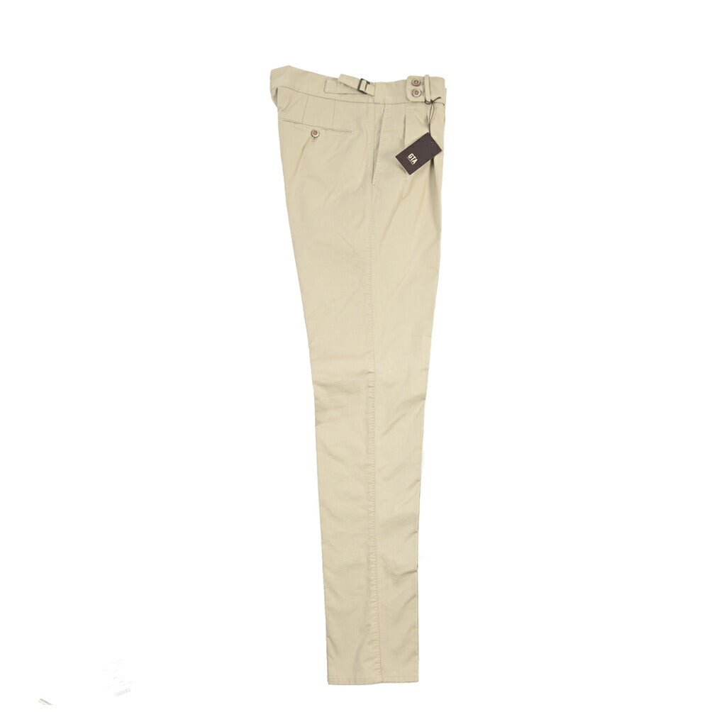 GTA “MAX II” ストレッチコットン ツータックベルトレススラックス / SLIM FIT ベージュ 46 | GUARDAROBA MILANO OFFICIAL STORE