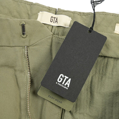 GTA “SERGIO” ストレッチコットン ワンタックチノパンツ / COMFORT FIT カーキグリーン 46 | GUARDAROBA MILANO OFFICIAL STORE