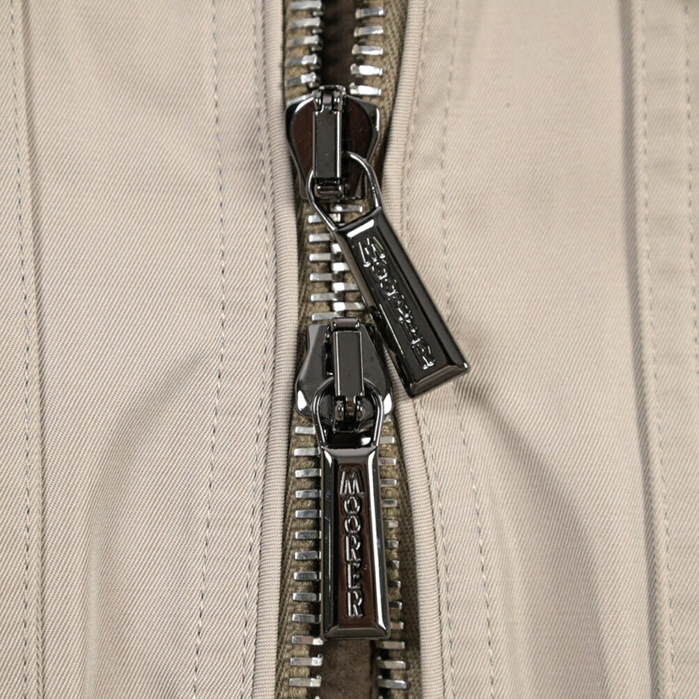 MOORER “AIDEN-WCO” ポリエステル100% 軽撥水スタンドカラーボンバージャケット ベージュ(STONE) 48 | GUARDAROBA MILANO OFFICIAL STORE