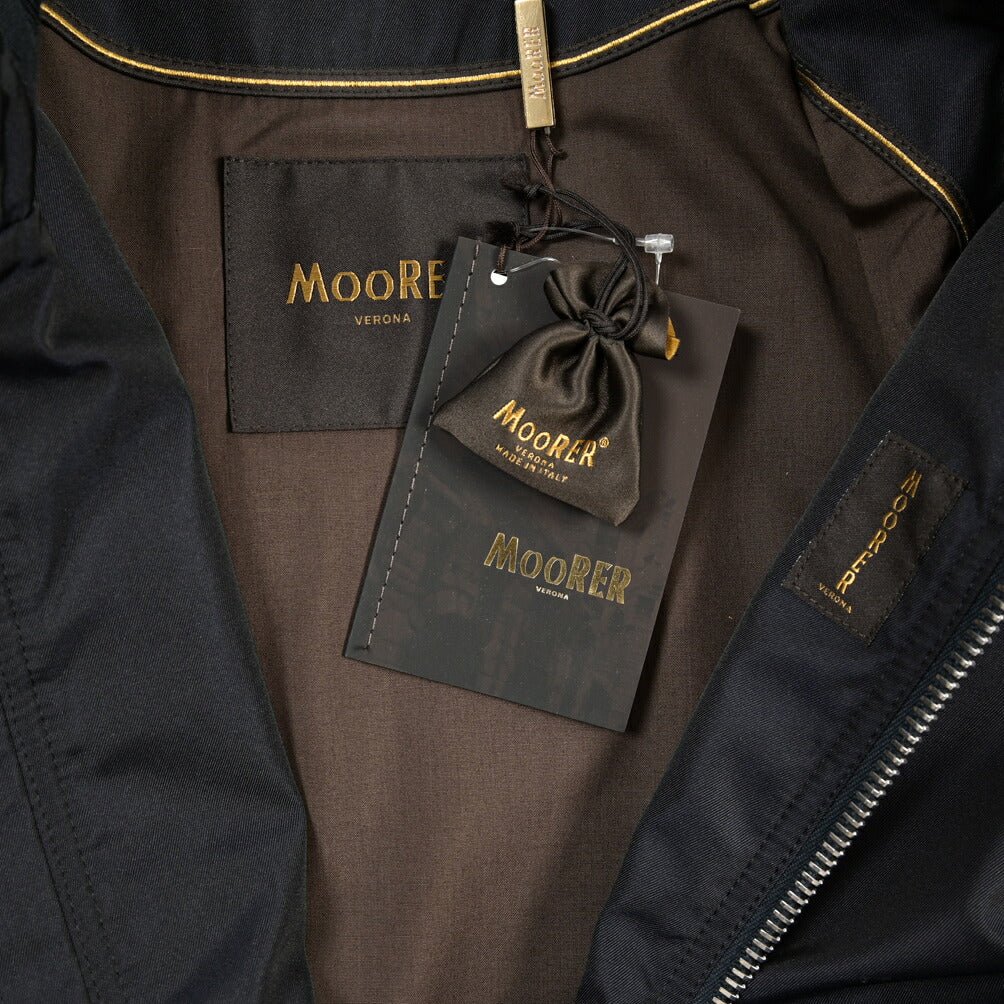 MOORER “AIDEN-WCO” コットン混ポリエステル スタンドカラーブルゾン ネイビー(BLU) 48 | GUARDAROBA MILANO OFFICIAL STORE