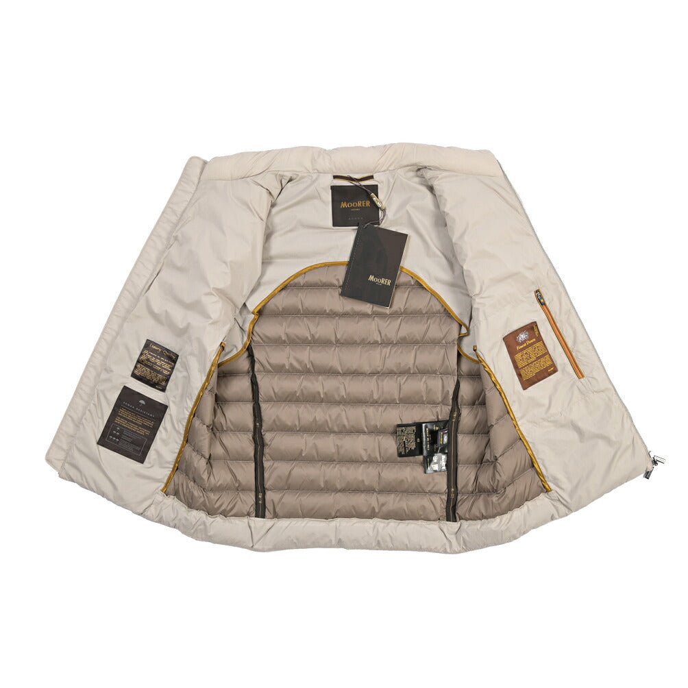 MOORER “CALAF-S3” 高機能ストレッチナイロン ウルトラライトダウンベスト / ACQUA RESISTANT (撥水) ベージュ(MANDORLA) 46 | GUARDAROBA MILANO OFFICIAL STORE