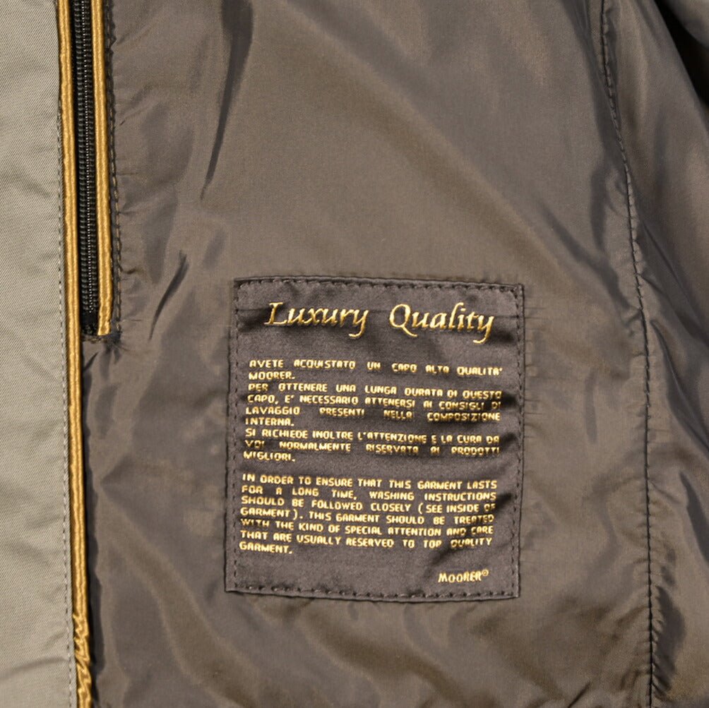 MOORER "MORRIS - KM" ポリエステル100% スタンドカラーダウンコート｜420473 - 42｜GUARDAROBA MILANO OFFICIAL STORE