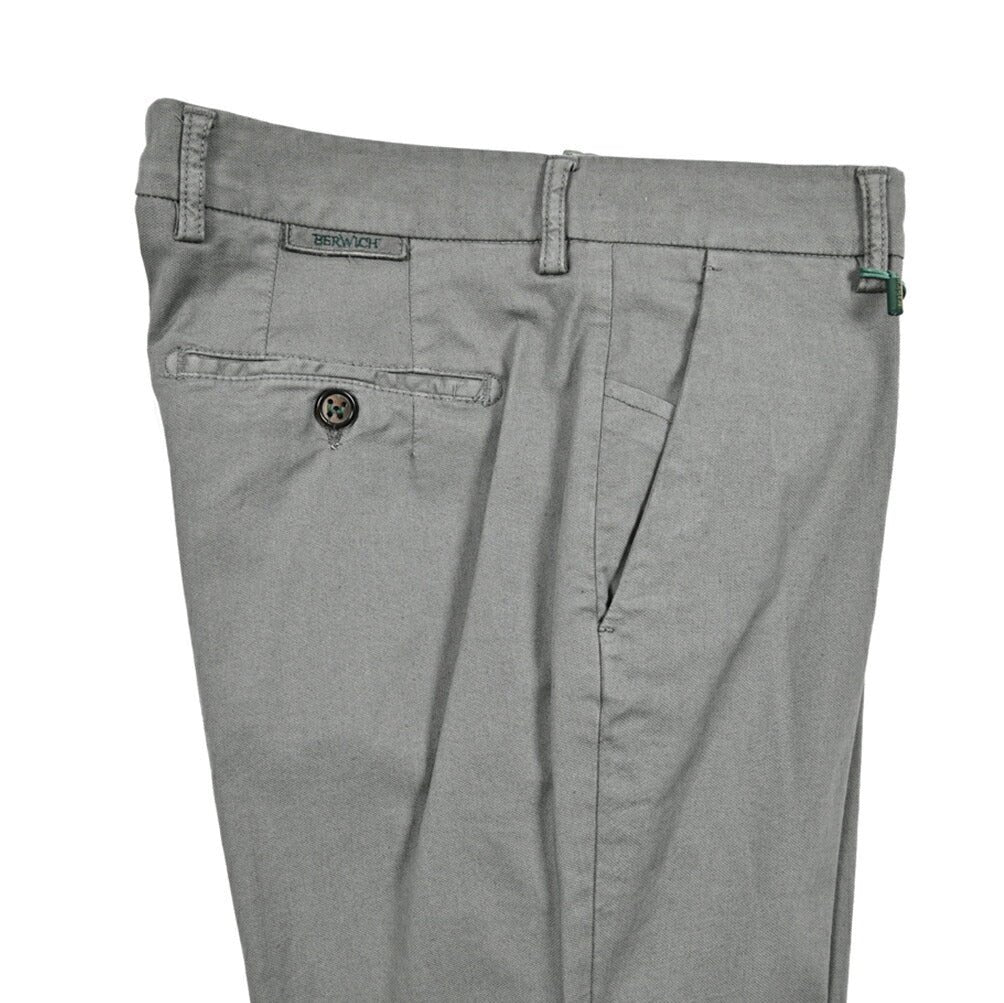 SALE｜BERWICH "MORELLO" GD" ストレッチコットンチノ ノータックスリムスラックス｜425327 - 48｜GUARDAROBA MILANO OFFICIAL STORE