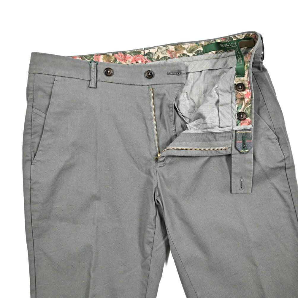 SALE｜BERWICH "MORELLO" GD" ストレッチコットンチノ ノータックスリムスラックス｜425327 - 48｜GUARDAROBA MILANO OFFICIAL STORE