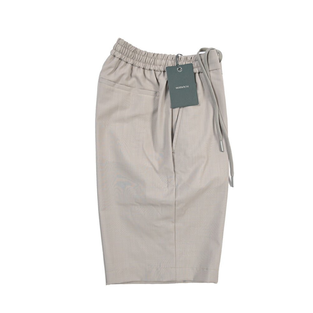 SALE｜BERWICH “SHORT SPIAGGIA” ストレッチウール ノータックショーツ グレー(stone) 48 | GUARDAROBA MILANO OFFICIAL STORE