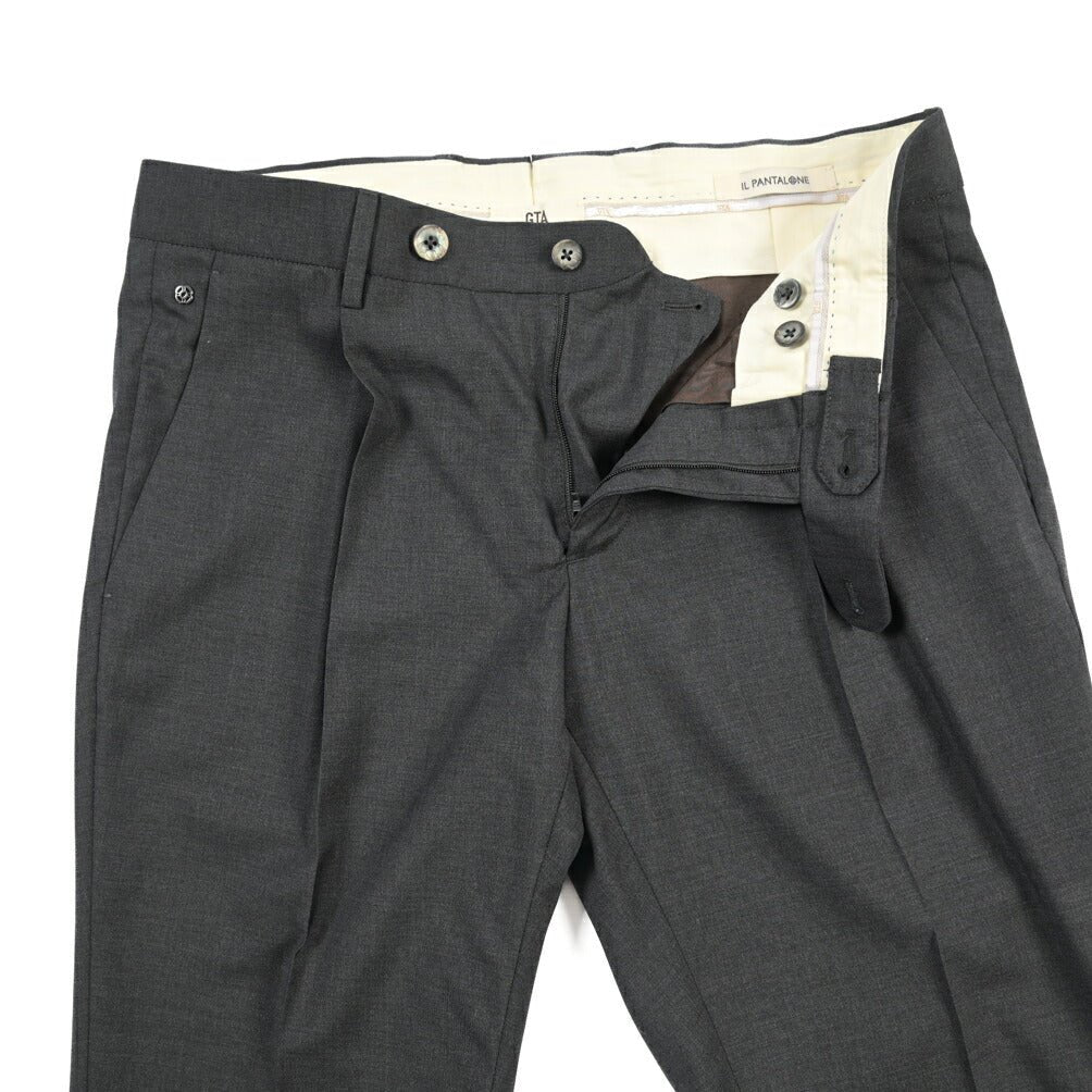 SALE｜GTA “772 L” ウール100% ワンタックスラックス / SLIM FIT ダークグレー 46 | GUARDAROBA MILANO OFFICIAL STORE